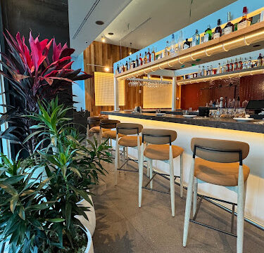 Charlatam Restaurant & Bar