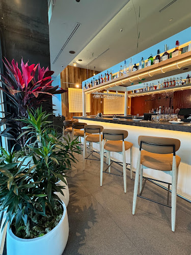 Charlatam Restaurant & Bar